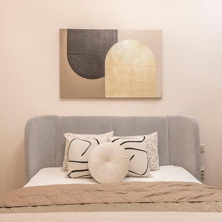 Exclusive Stylish Suite By Prestige Homes Next To The Oktogon Budapest Bagian luar foto