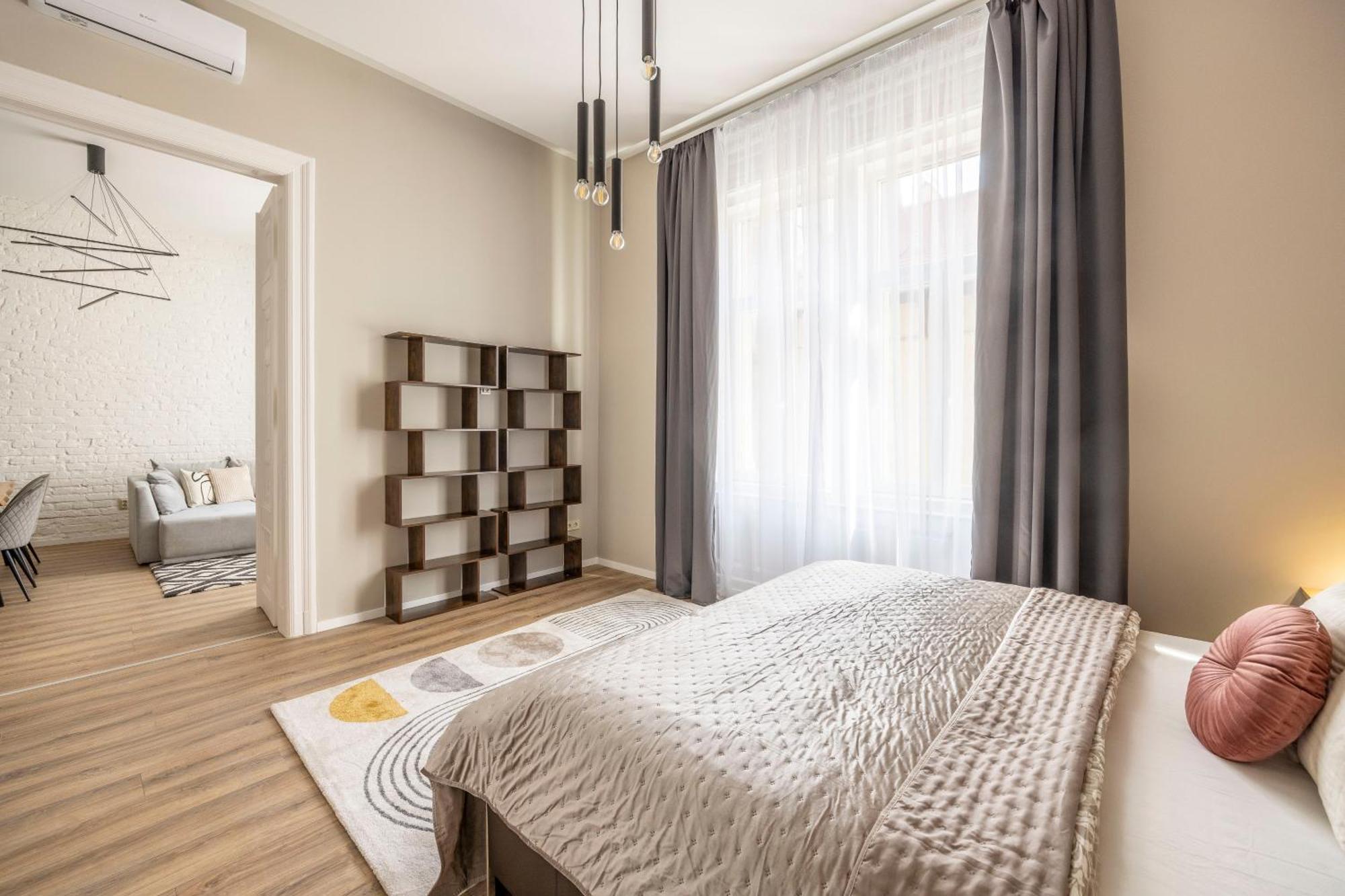 Exclusive Stylish Suite By Prestige Homes Next To The Oktogon Budapest Bagian luar foto